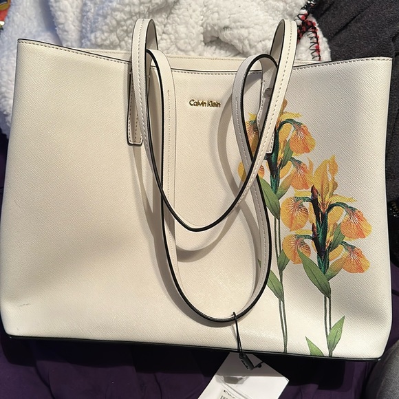 Calvin Klein Handbags - Calvin klein